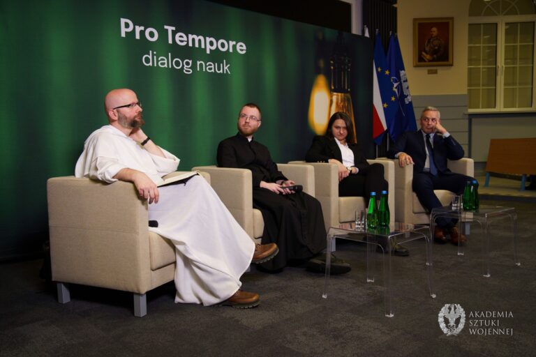 DEBATA W AKADEMII SZTUKI WOJENNEJ