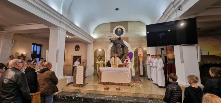 WIELKI CZWARTEK MSZA ŚWIĘTA WIECZERZY PAŃSKIEJ