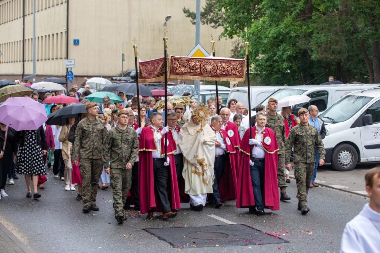 UROCZYSTOŚĆ NAJŚWIĘTSZEGO CIAŁA I KRWI PAŃSKIEJ